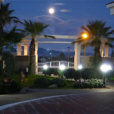 Mirage F 4 Four Bed Home In One Of The Resorts Finest And Popular Gate Community シダ
